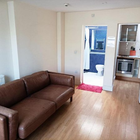 Self-Contained Private Apartment Unit 1 Лондон Экстерьер фото