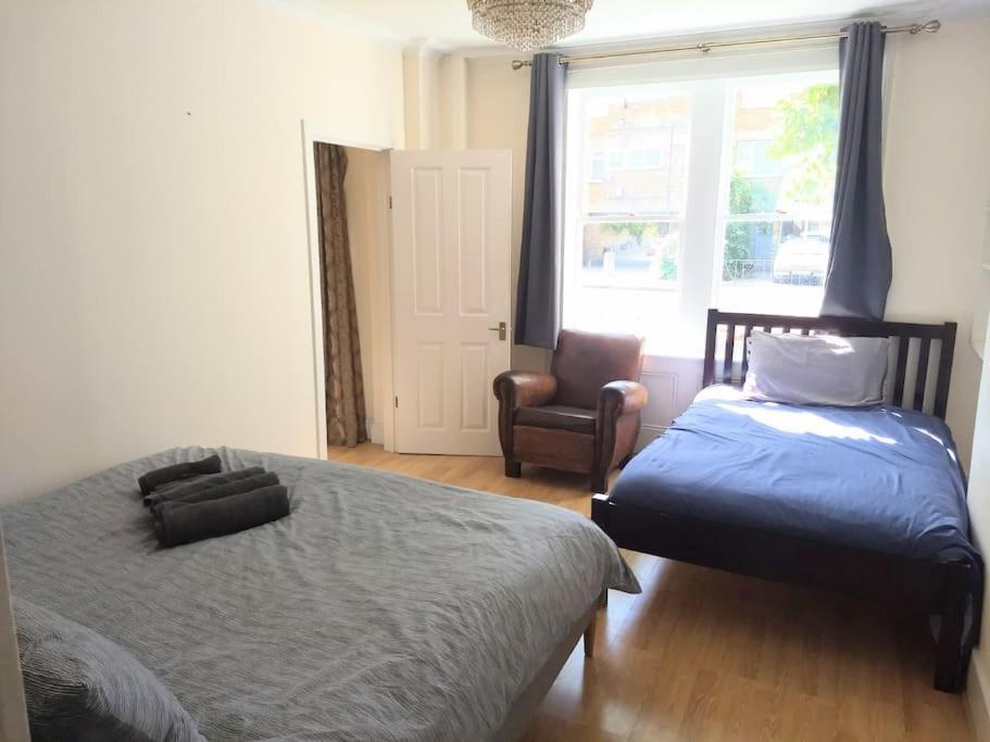 Self-Contained Private Apartment Unit 1 Лондон Экстерьер фото