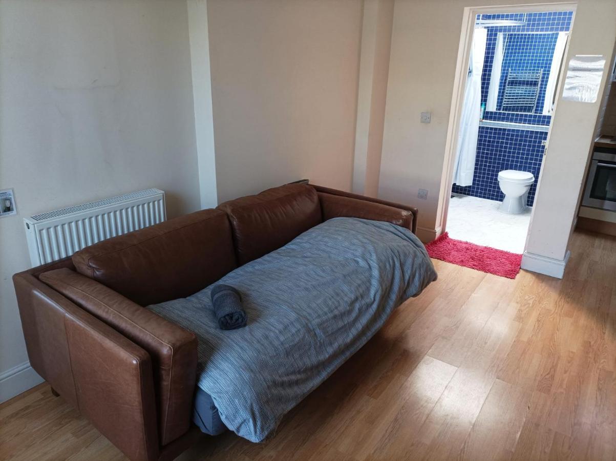Self-Contained Private Apartment Unit 1 Лондон Экстерьер фото